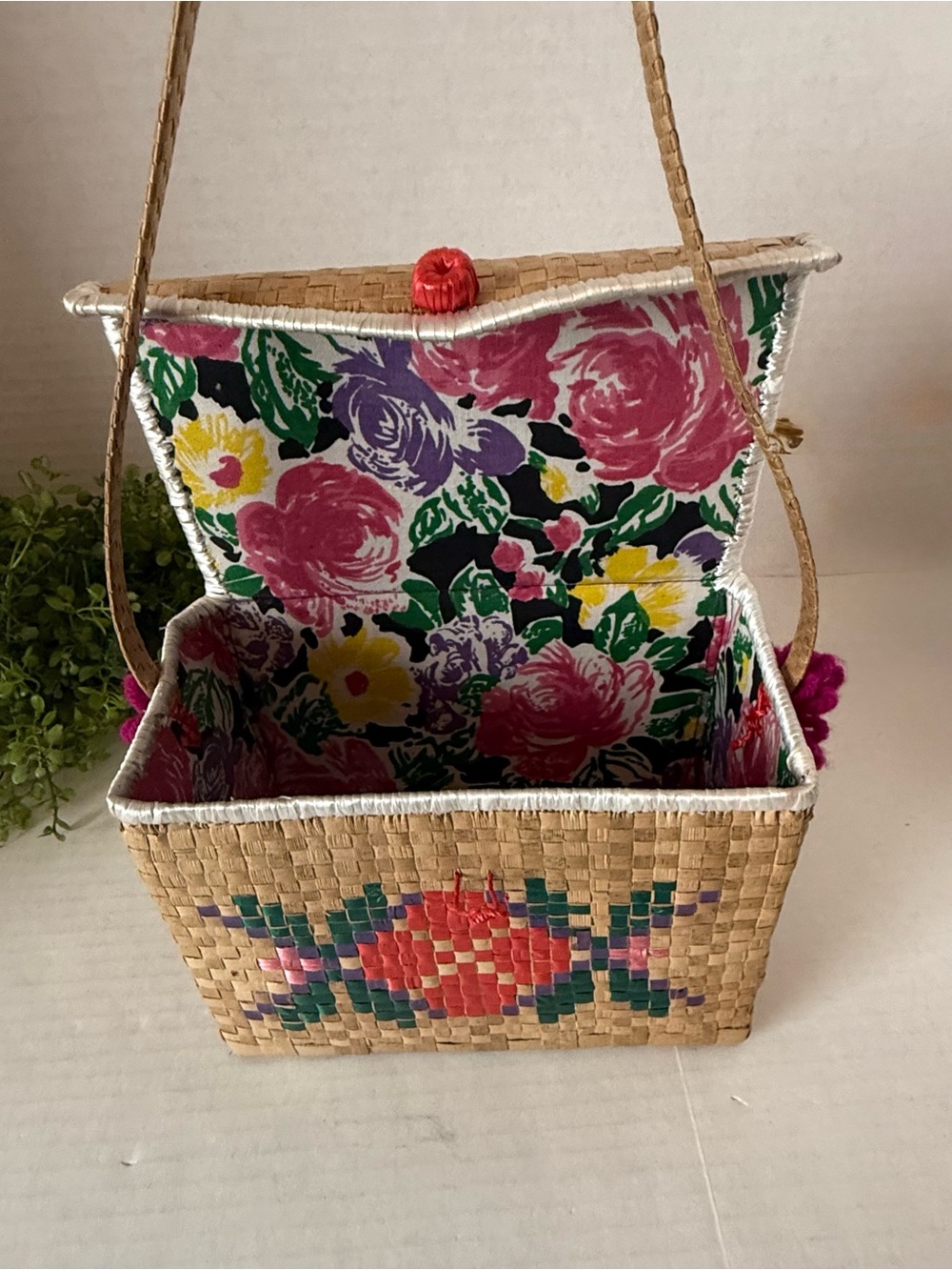 Woven Floral Lined Straw bag - Pink Floral Vintage